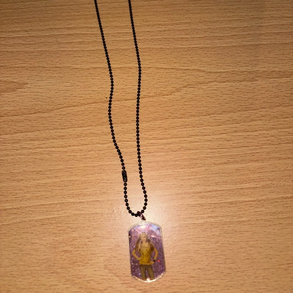 Hannah Montana dog tag necklace - Picture 1 of 4